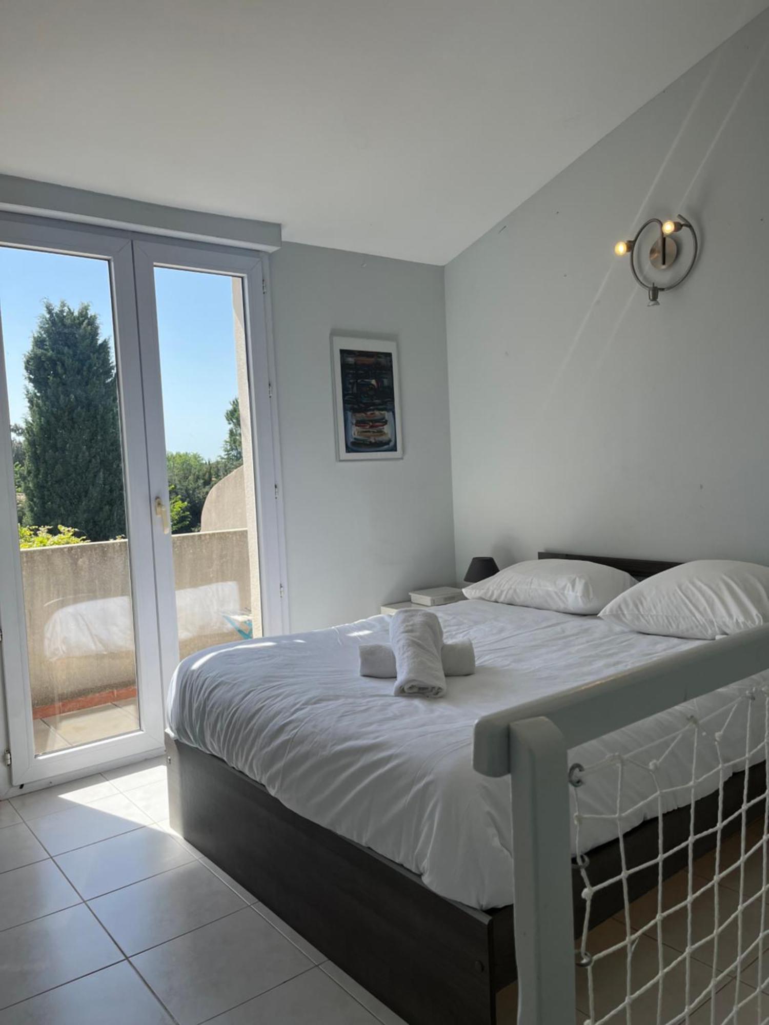 Ibis - Villa Avec Piscine, Jardin Et Parking Arles Exterior foto